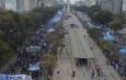 Miles de argentinos salen a las calles para reclamar subida de salarios y subsidios para combatir alta inflación